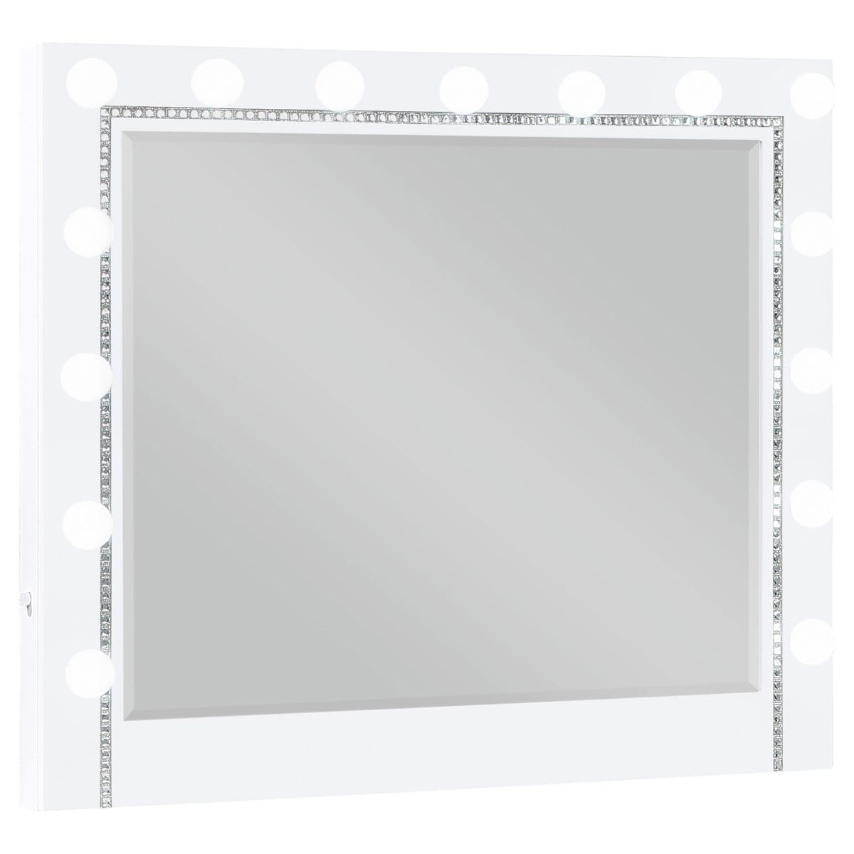 Juego de dormitorio Eleanor de 5 piezas Eastern King en blanco