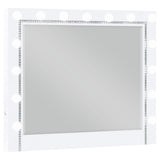 Juego de dormitorio Eleanor de 5 piezas Eastern King en blanco