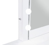 Juego de dormitorio Eleanor de 5 piezas Eastern King en blanco