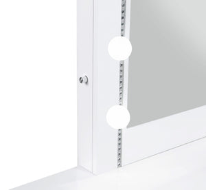 Juego de dormitorio Eleanor de 5 piezas Eastern King en blanco