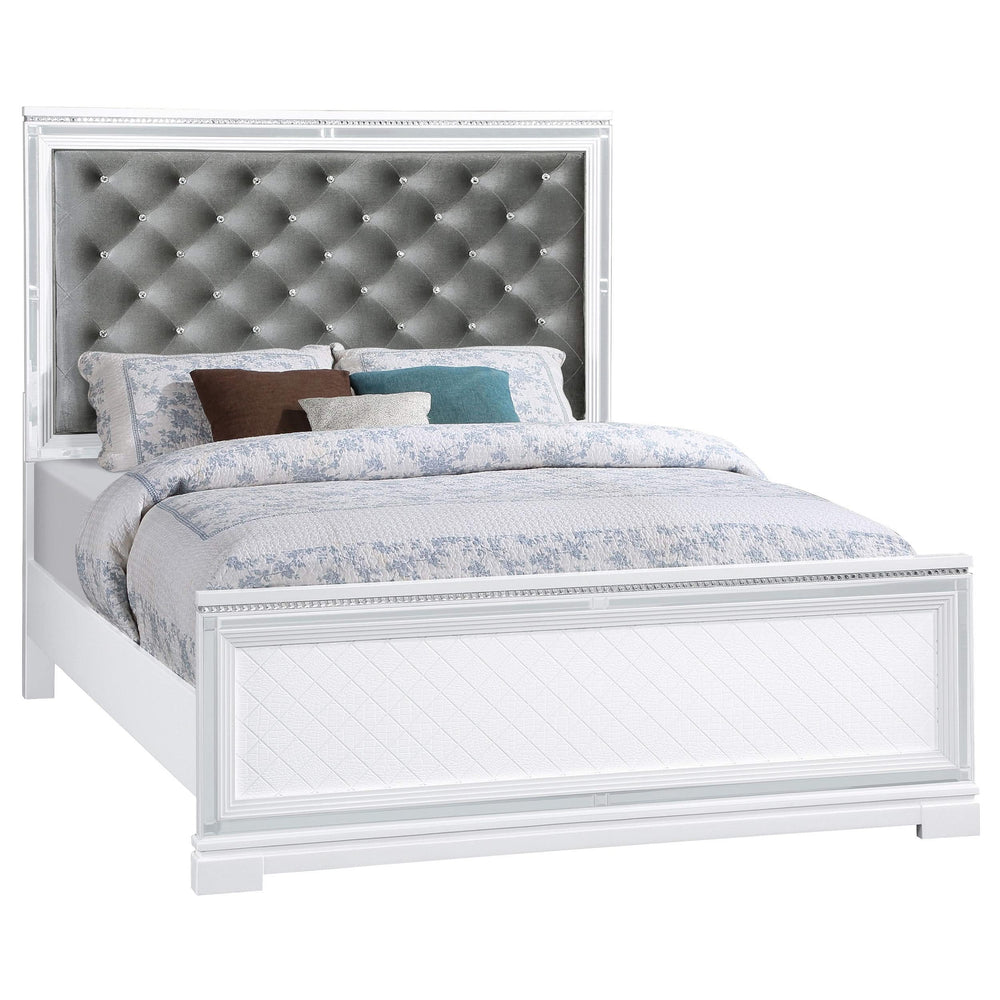 Cama California King Eleanor Wood con paneles en blanco