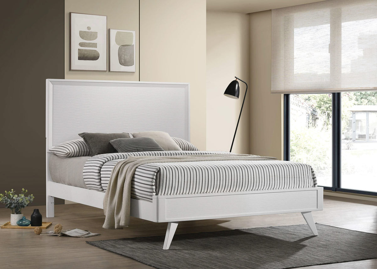 Cama California King con paneles Janelle Wood, color blanco
