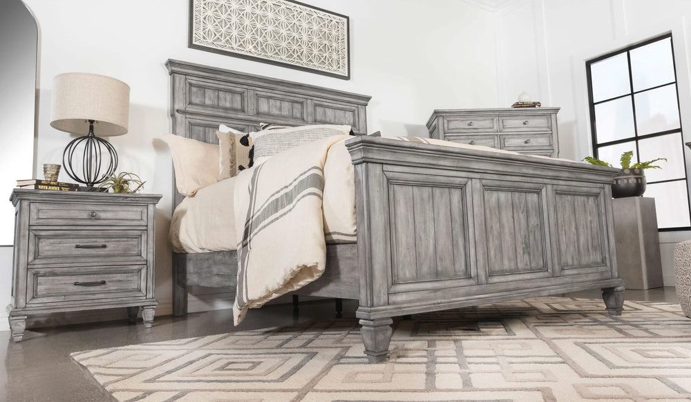 Cama con paneles Avenue Wood Eastern King, color gris desgastado