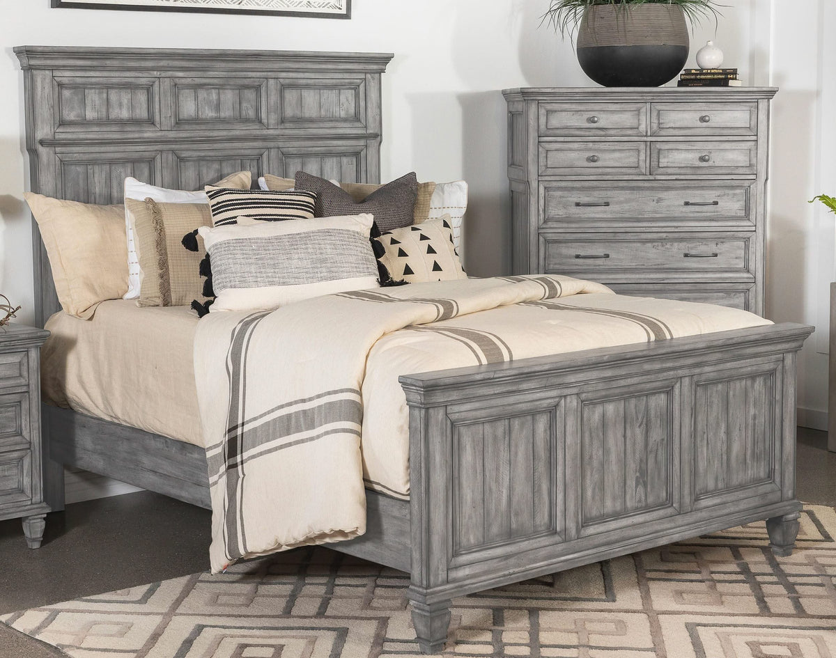 Cama con paneles California King de Avenue Wood, color gris desgastado