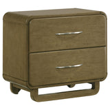 Juego de dormitorio Queen Amsbury de 5 piezas en color nuez moscada