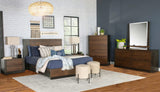 Cama California King con paneles Azalia Wood en nogal
