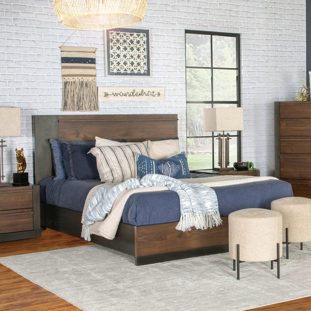 Cama Queen con paneles de madera Azalia en nogal