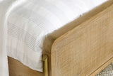 Cama Arini de ratán con paneles estilo oriental tamaño king, color arena y natural
