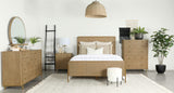 Cama Arini de ratán con paneles estilo oriental tamaño king, color arena y natural