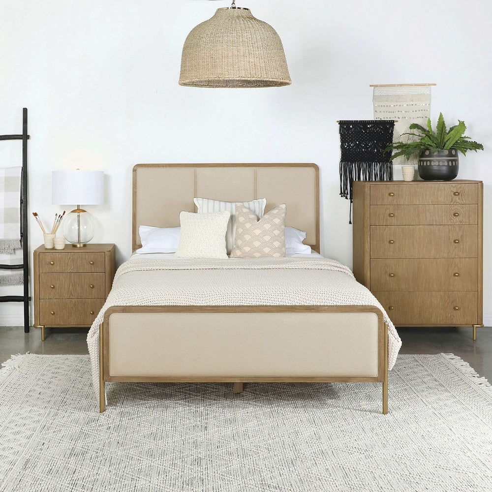 Cama Arini Eastern King de 56 pulgadas con paneles en tonos crema y arena