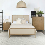 Cama Arini Eastern King de 56 pulgadas con paneles en tonos crema y arena