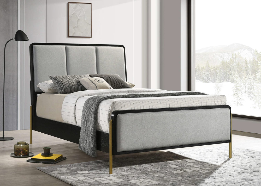 Cama Arini tapizada con paneles en color negro y gris