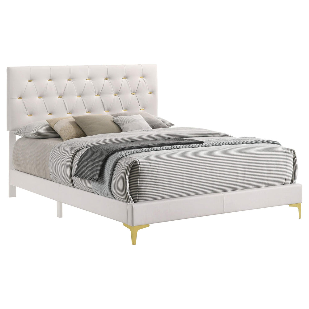 Cama King tapizada Kendall Eastern con paneles en blanco