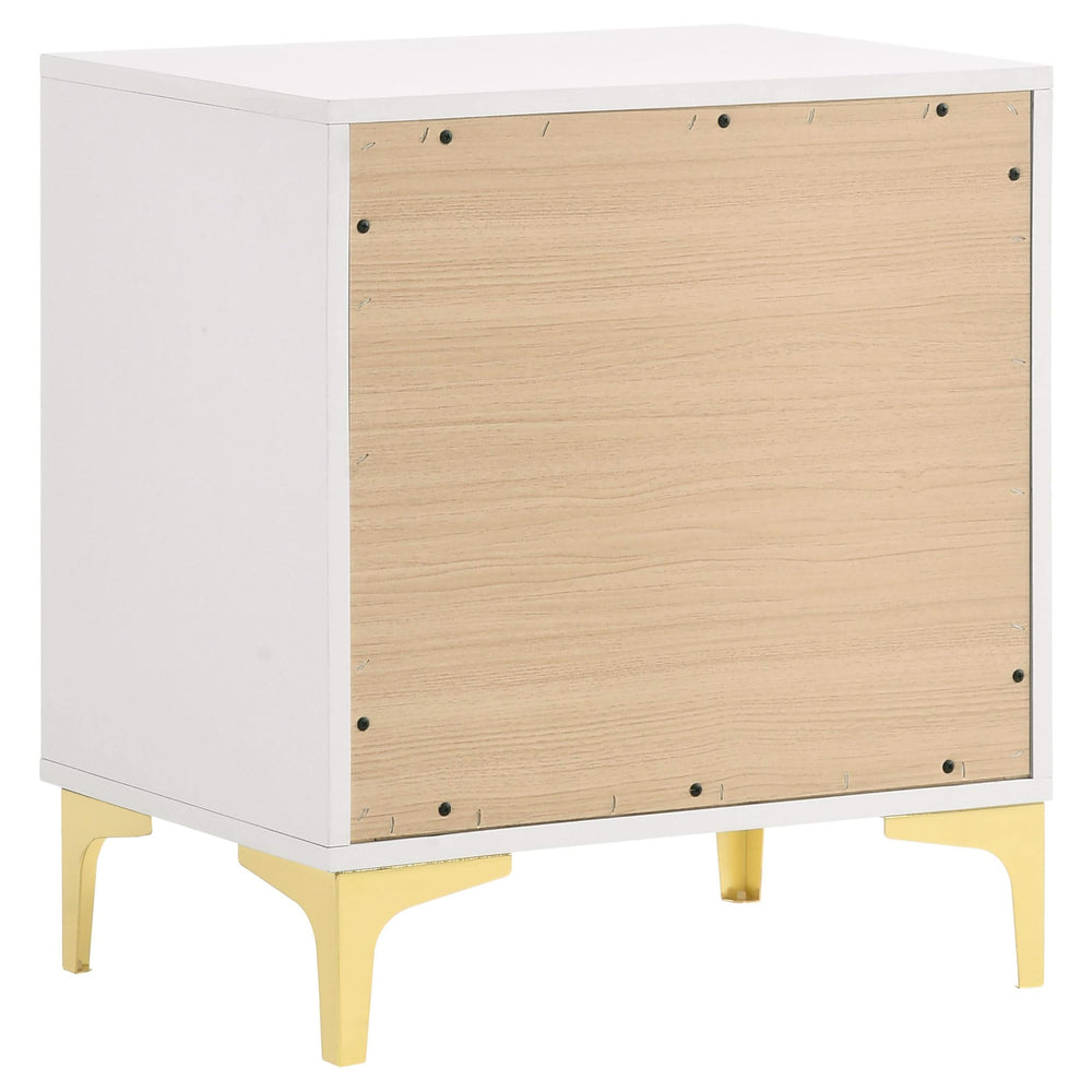 Juego de dormitorio Kendall de 4 piezas tamaño Queen en blanco