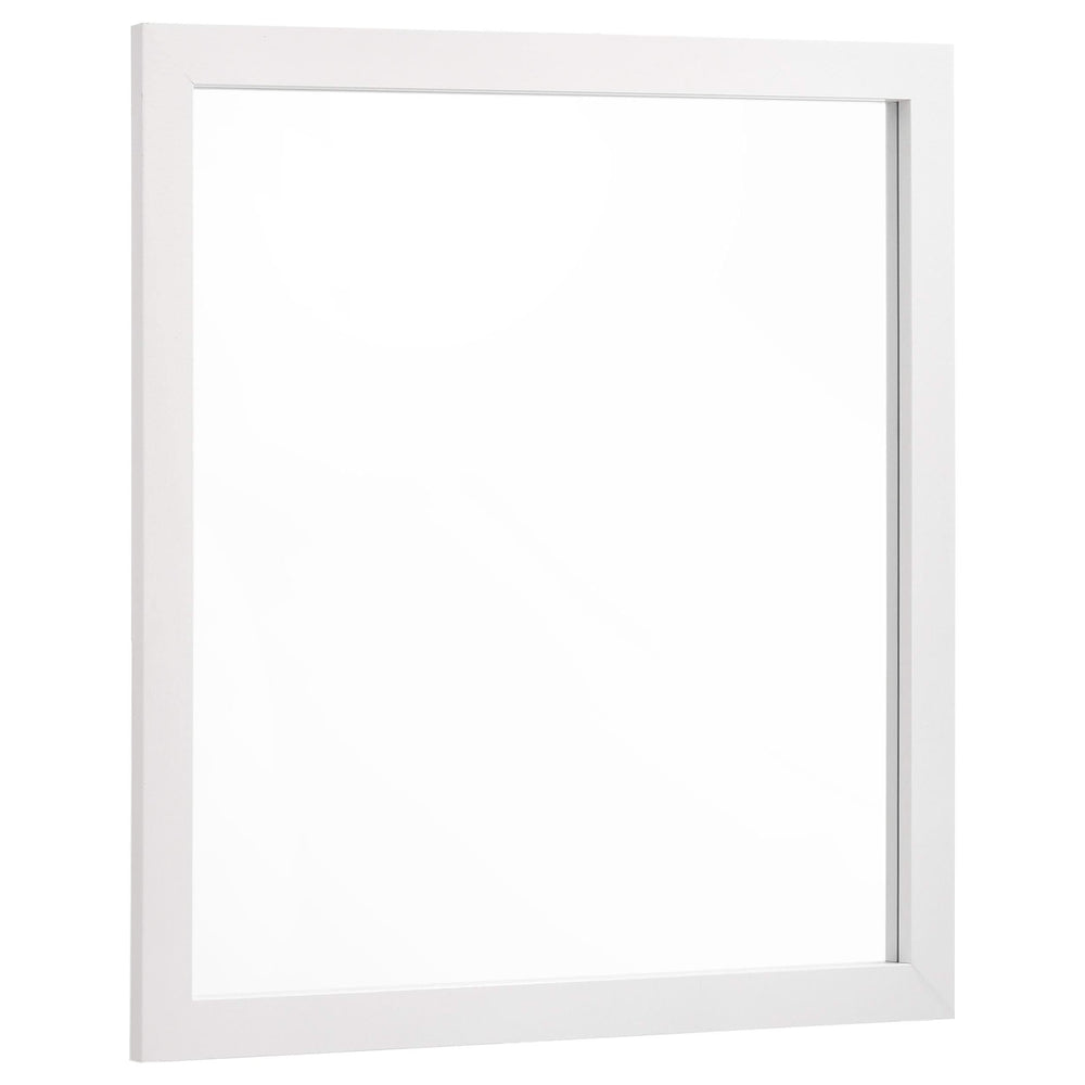Juego de dormitorio Kendall de 4 piezas tamaño Queen en blanco