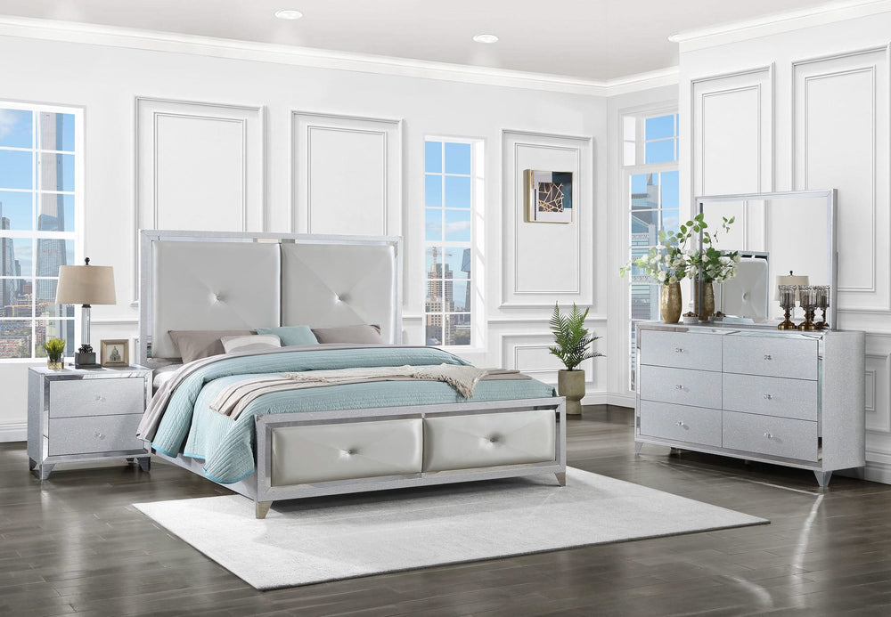 Juego de dormitorio Larue California King de 4 piezas, color plateado