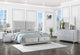 Juego de dormitorio Larue California King de 4 piezas, color plateado