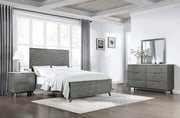 Juego de dormitorio Nathan Eastern King de 4 piezas en gris