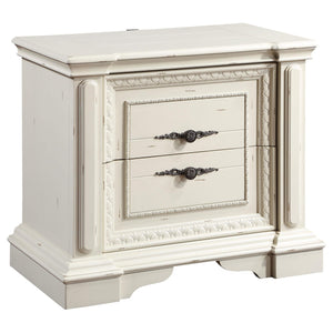 Juego de dormitorio Evelyn de 5 piezas Eastern King con iluminación en la cabecera, blanco antiguo