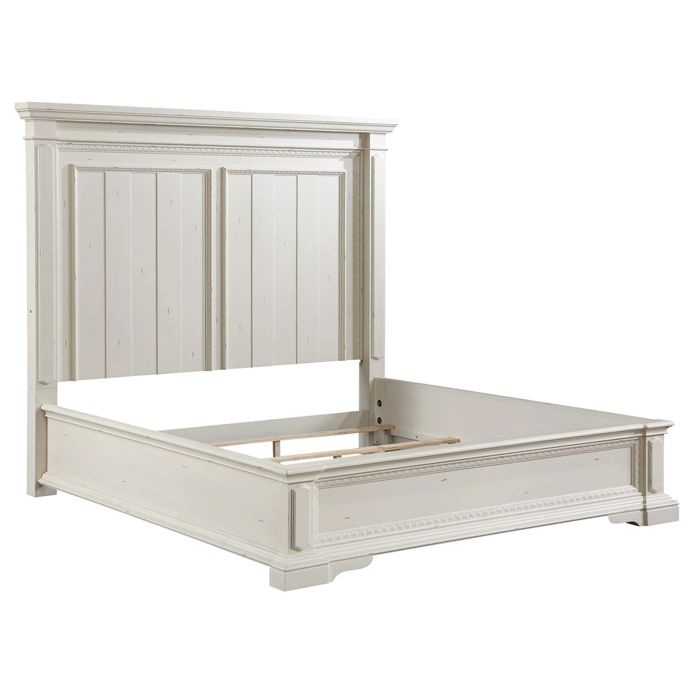 Cama Evelyn Eastern King con panel y cabecera iluminada en blanco antiguo