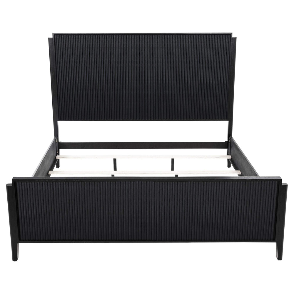 Cama con paneles Brookmead Wood Eastern King, color negro