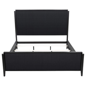 Cama con paneles Brookmead Wood Eastern King, color negro