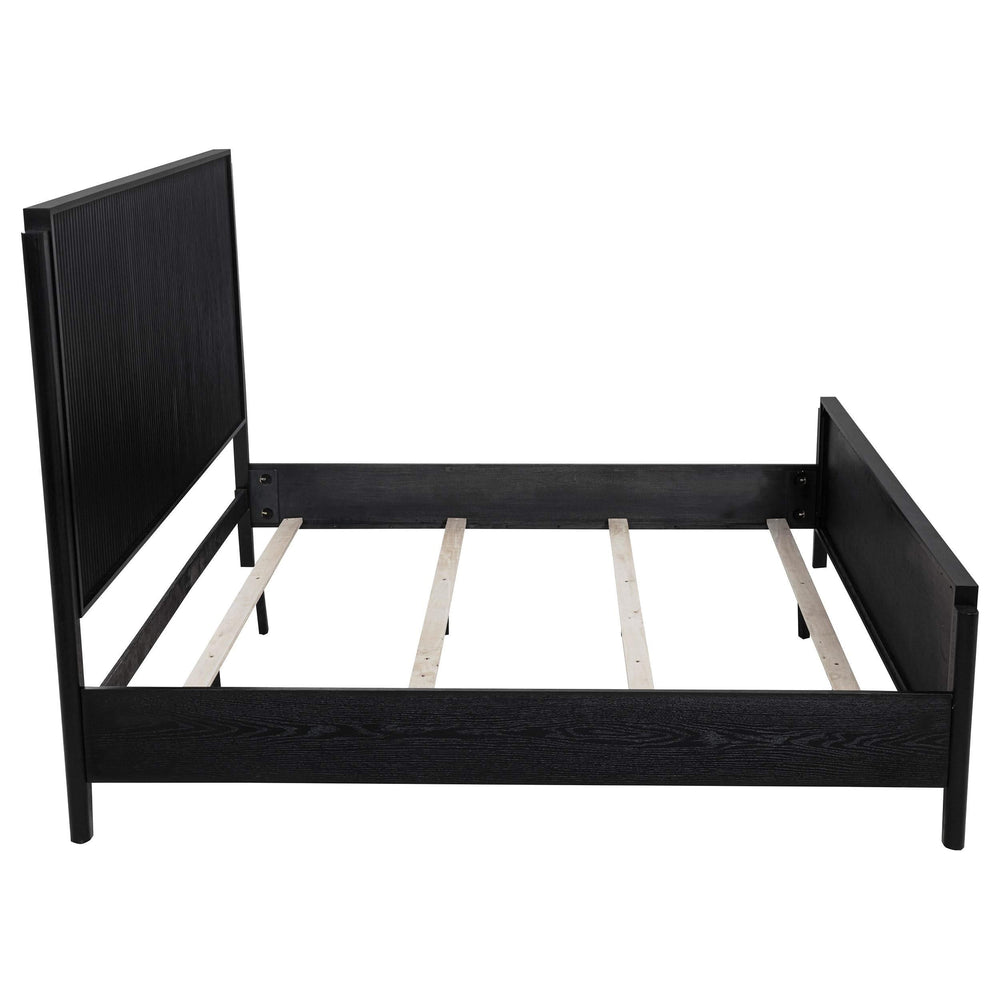 Cama con paneles Brookmead Wood Eastern King, color negro