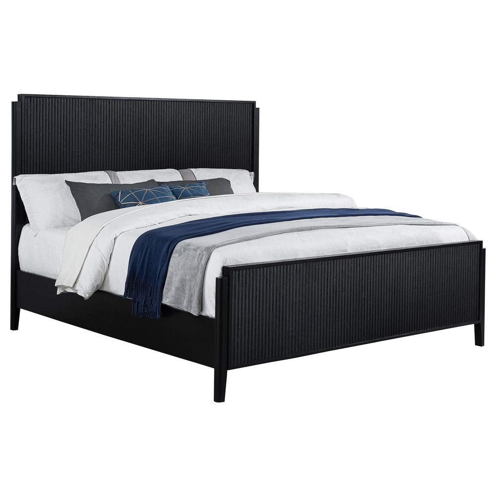 Cama California King con paneles Brookmead Wood, color negro
