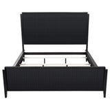 Cama California King con paneles Brookmead Wood, color negro