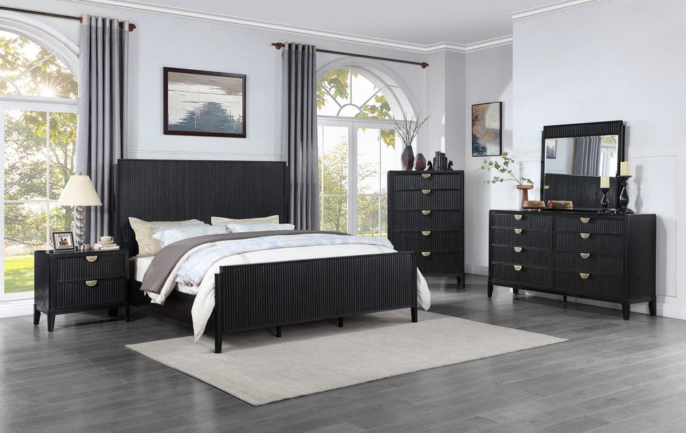 Cama California King con paneles Brookmead Wood, color negro