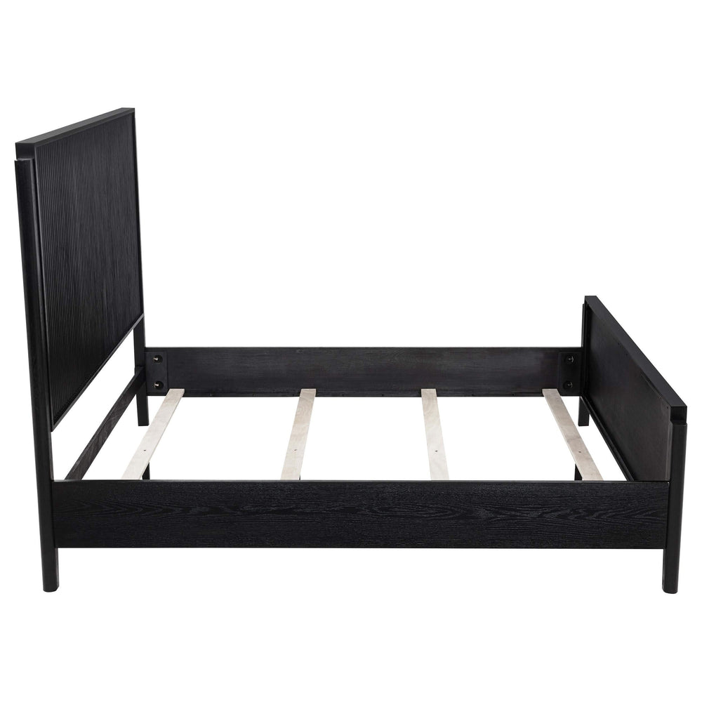 Cama Queen con paneles de madera Brookmead, color negro