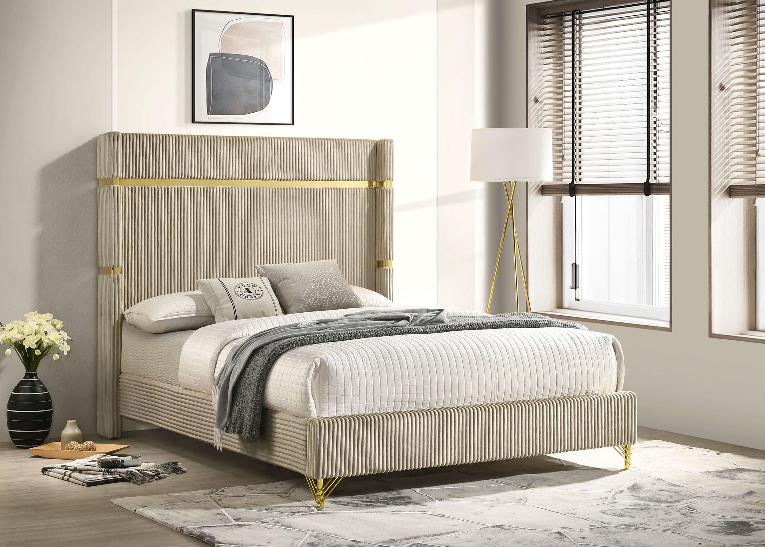 Cama Lucia de 61 pulgadas tapizada con respaldo alto, tamaño king, color beige