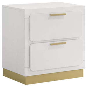 Juego de dormitorio Caraway de 5 piezas Queen en blanco