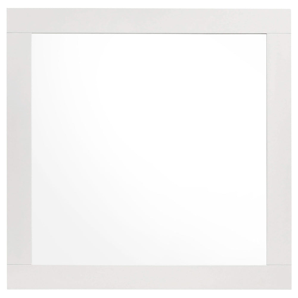 Juego de dormitorio Caraway de 5 piezas Queen en blanco