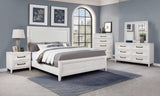 Juego de dormitorio Marielle de 5 piezas con cama tamaño king en color blanco desgastado