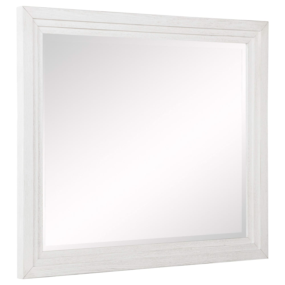 Juego de dormitorio Marielle de 5 piezas Cal King en blanco desgastado