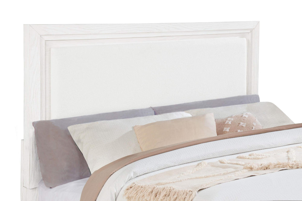 Cama tapizada Marielle California King con paneles en blanco desgastado