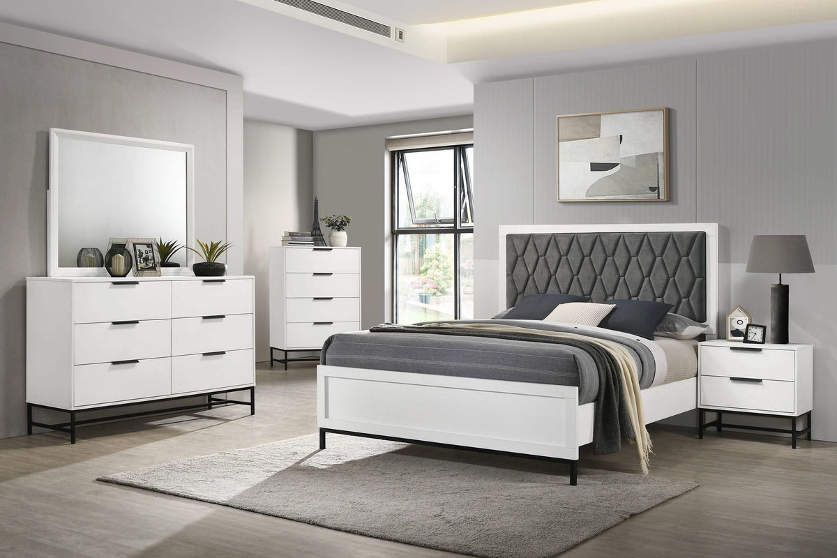 Cama Queen Sonora con paneles tapizados, color blanco