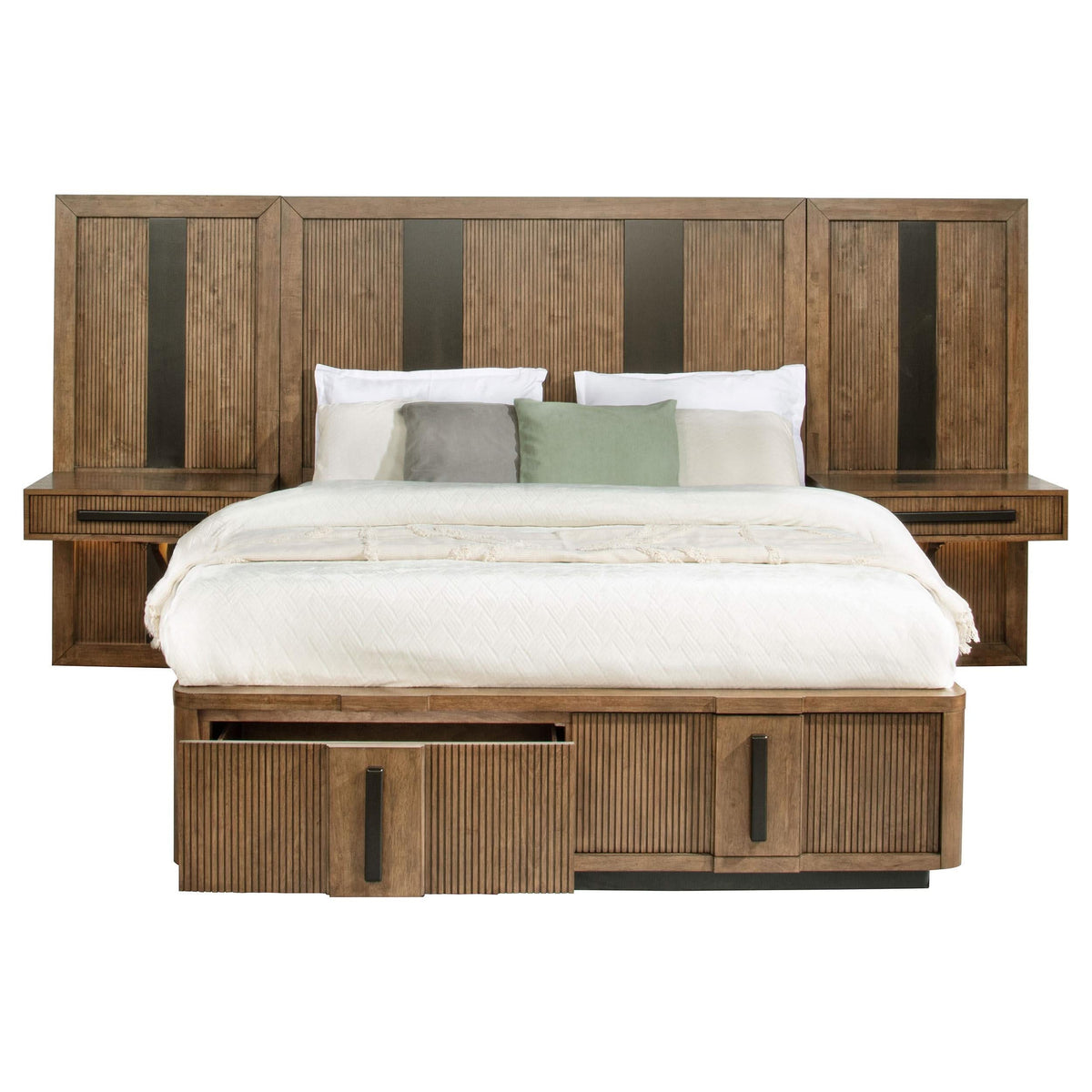 Cama con almacenamiento Terrace Eastern King con panel de pared, color marrón ceniza