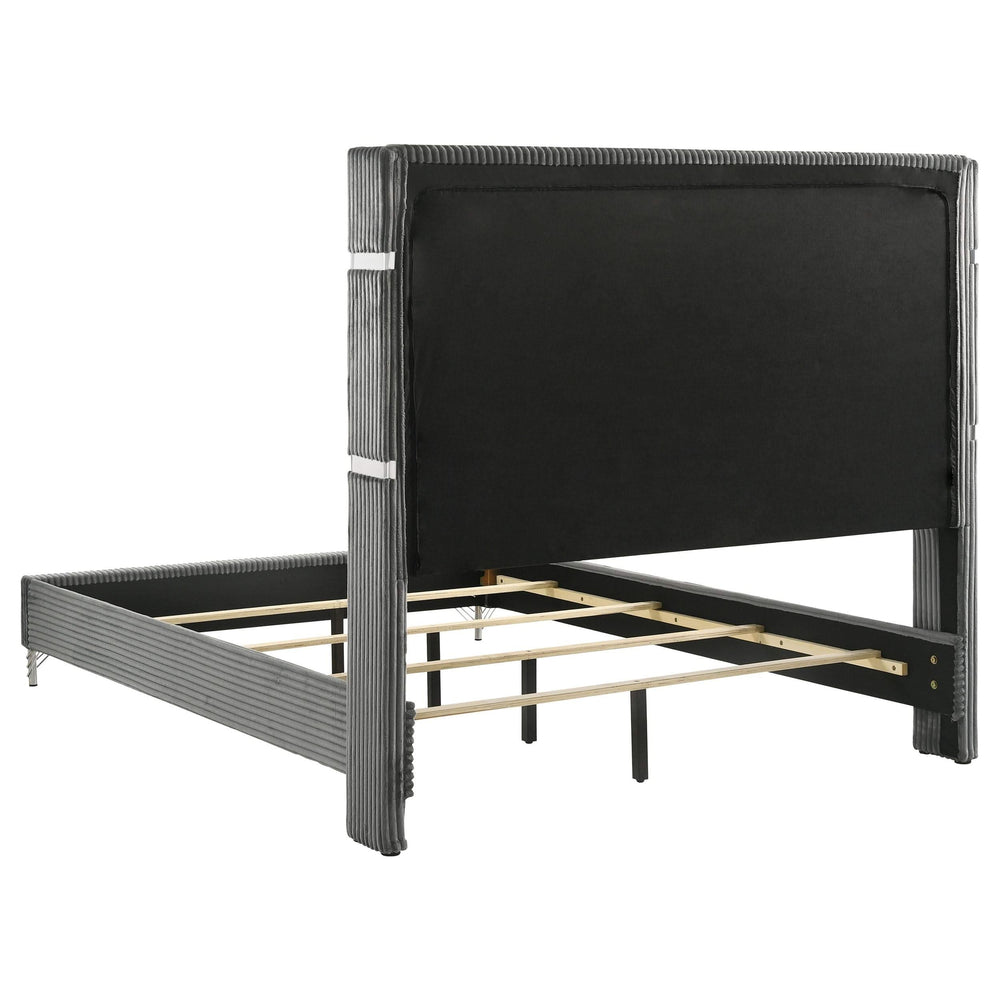Cama Lucia de 61 pulgadas tapizada con respaldo alto, estilo Eastern King, color gris