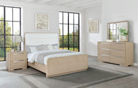Juego de dormitorio Ladera de 4 piezas Eastern King, olmo claro
