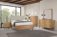 Juego de dormitorio Robyn Queen de 5 piezas en color ceniza claro