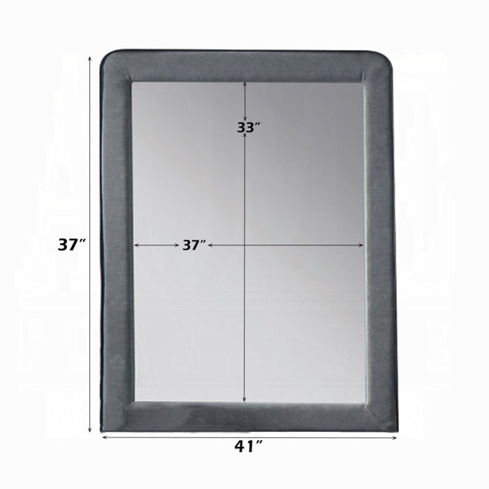 Valda Mirror