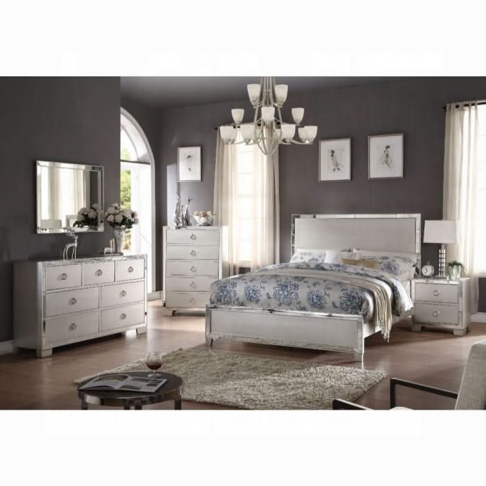 Voeville II Queen Bed