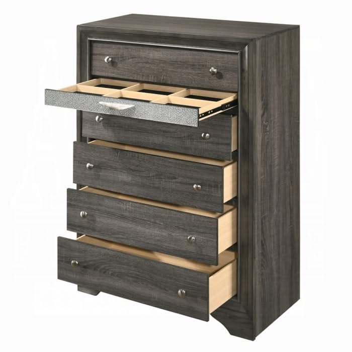Naima Chest