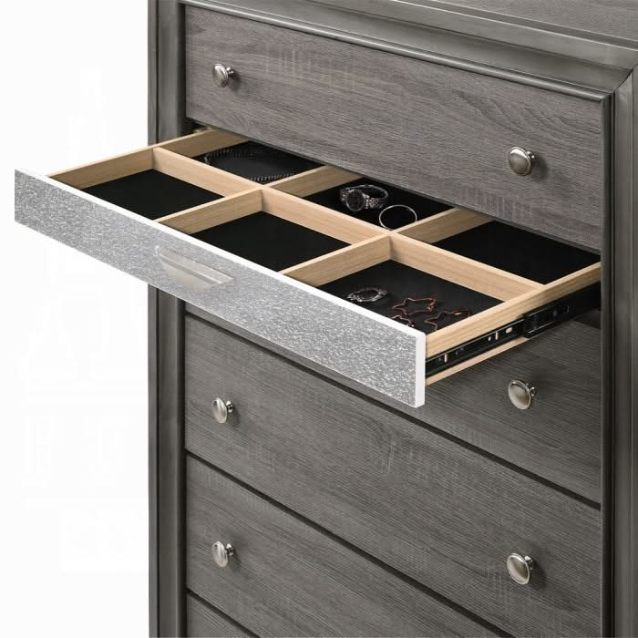 Naima Chest