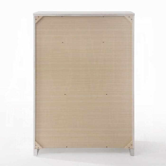 Naima II Chest