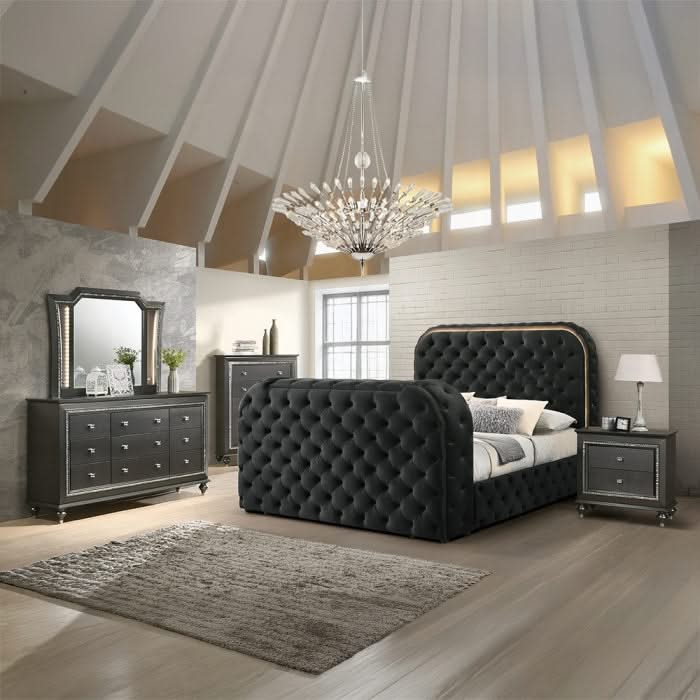 Kaitlyn Chest