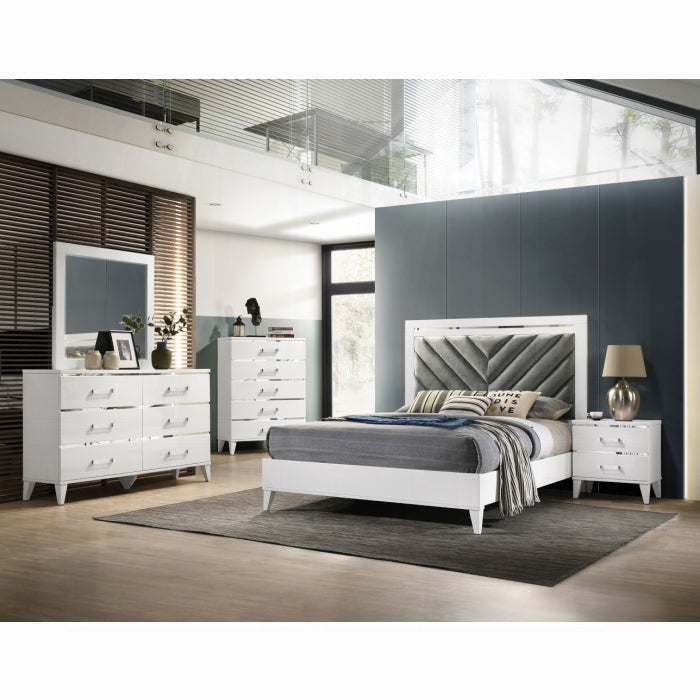 Chelsie Nightstand