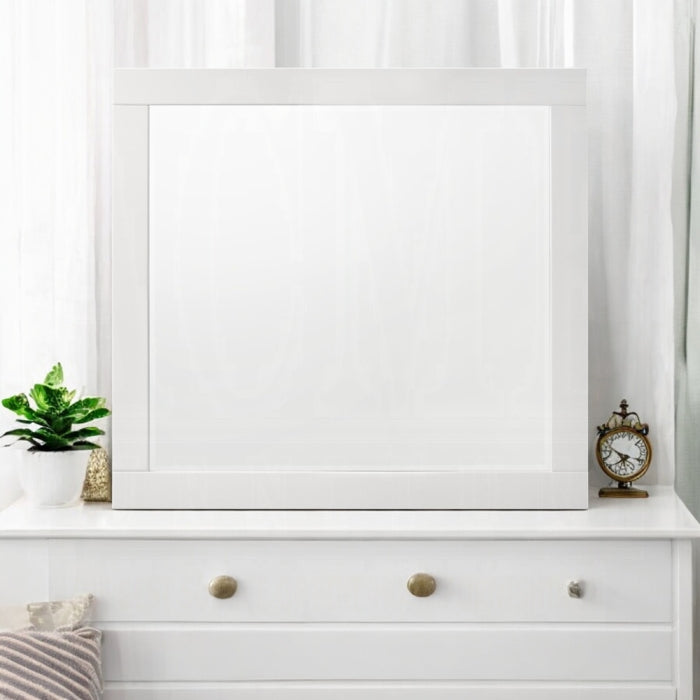 Chelsie Mirror